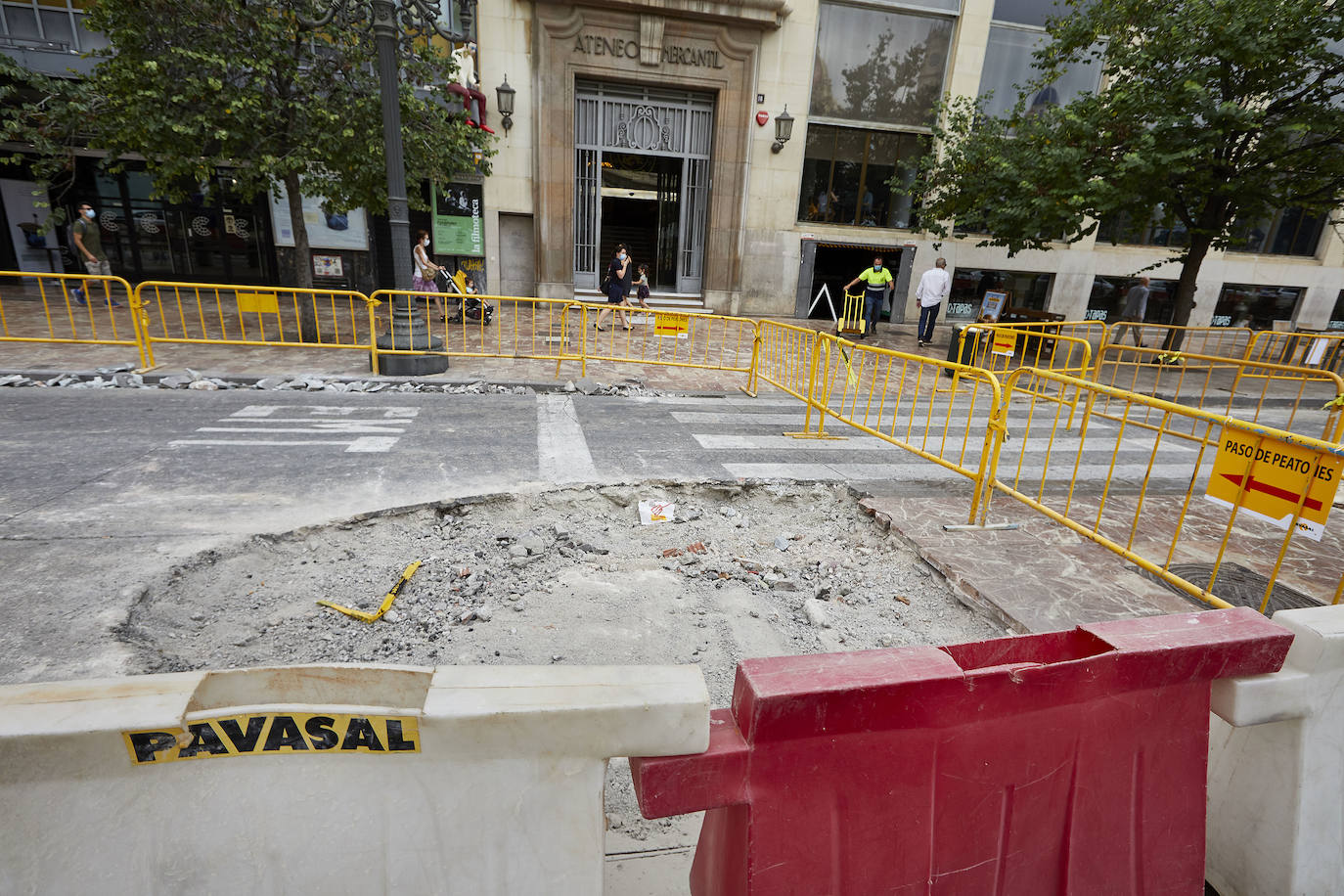 Fotos: Obras en la plaza del Ayuntamiento de Valencia