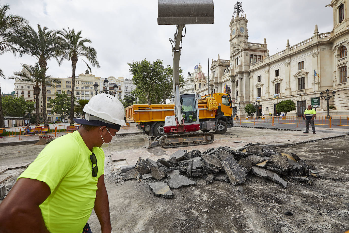 Fotos: Obras en la plaza del Ayuntamiento de Valencia