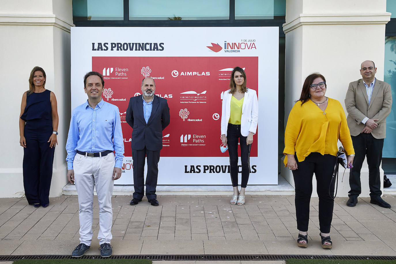 El Foro Innova 'El arte de romper con lo establecido' se convirtió en el pistoletazo de salida a los eventos presenciales de LAS PROVINCIAS. El Hotel Balneario Las Arenas congregó a expertos de diferentes sectores para hablar sobre los cambios que se han producido estos meses con la irrupción del Covid-19 en nuestras vidas, crisis sanitaria y el estado de alarma, así como en la sociedad en general.