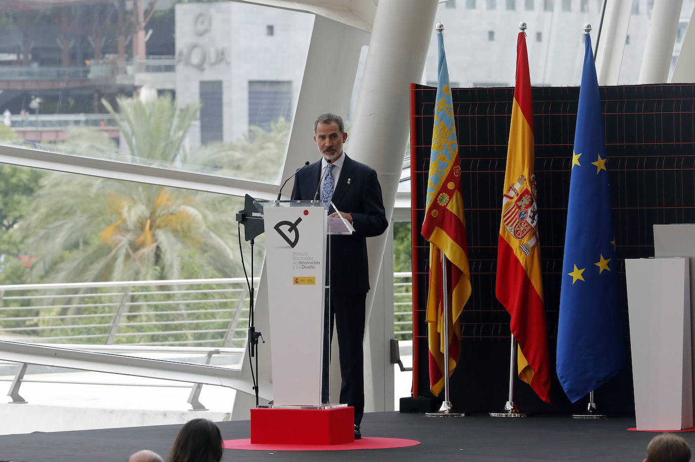 Don Felipe y Doña Letizia entregan en el Museo de las Ciencias los Premios Nacionales de Diseño al presidente de Iberdrola, Ignacio Galán, a Porcelanosa, a la empresa Point y a la diseñadora Marisa Gallén