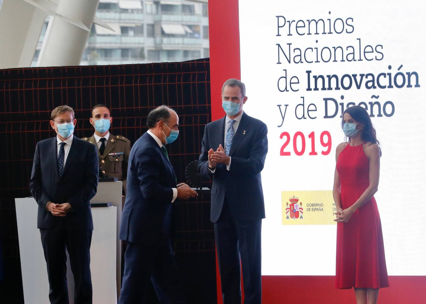 Don Felipe y Doña Letizia entregan en el Museo de las Ciencias los Premios Nacionales de Diseño al presidente de Iberdrola, Ignacio Galán, a Porcelanosa, a la empresa Point y a la diseñadora Marisa Gallén