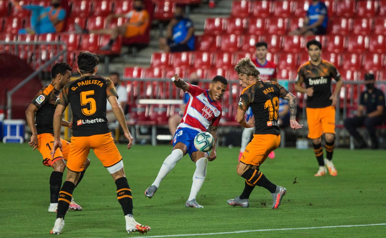 Dani Parejo, durante un encuentro con el Valencia CF.