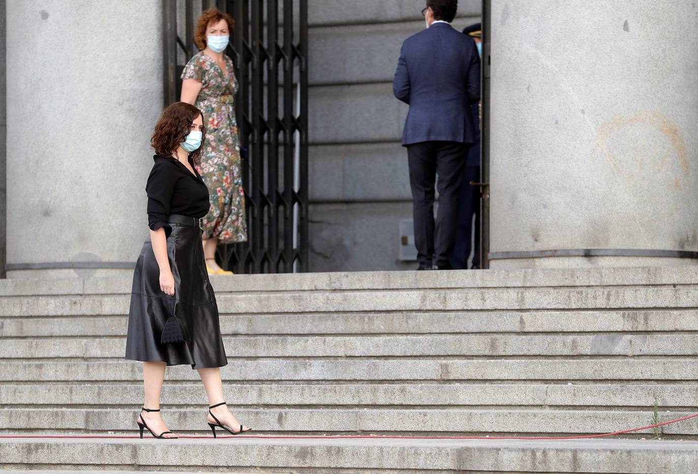 Los reyes, sus hijas, la vicepresidenta del Gobierno Carmen Calvo y representantes de otras instituciones del Estado y de partidos políticos asisten al funeral por las víctimas del coronavirus que se celebra en la catedral madrileña de La Almudena organizado por la Conferencia Episcopal.