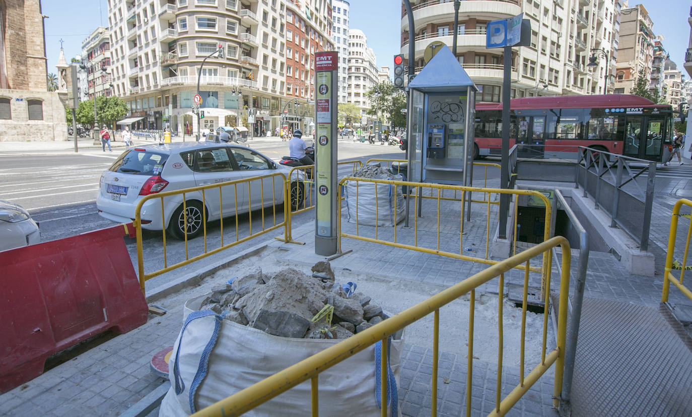 Fotos: Empiezan las obras de peatonalización de la plaza San Agustín de Valencia