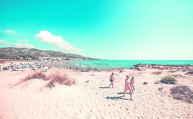 Las nueve calas y playas de Alcossebre contarán con accesos diferenciados para entrada y salida. 