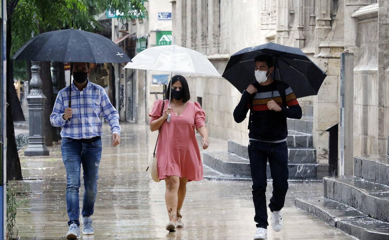 Jornada de lluvias en Valencia, en una imagen de archivo.