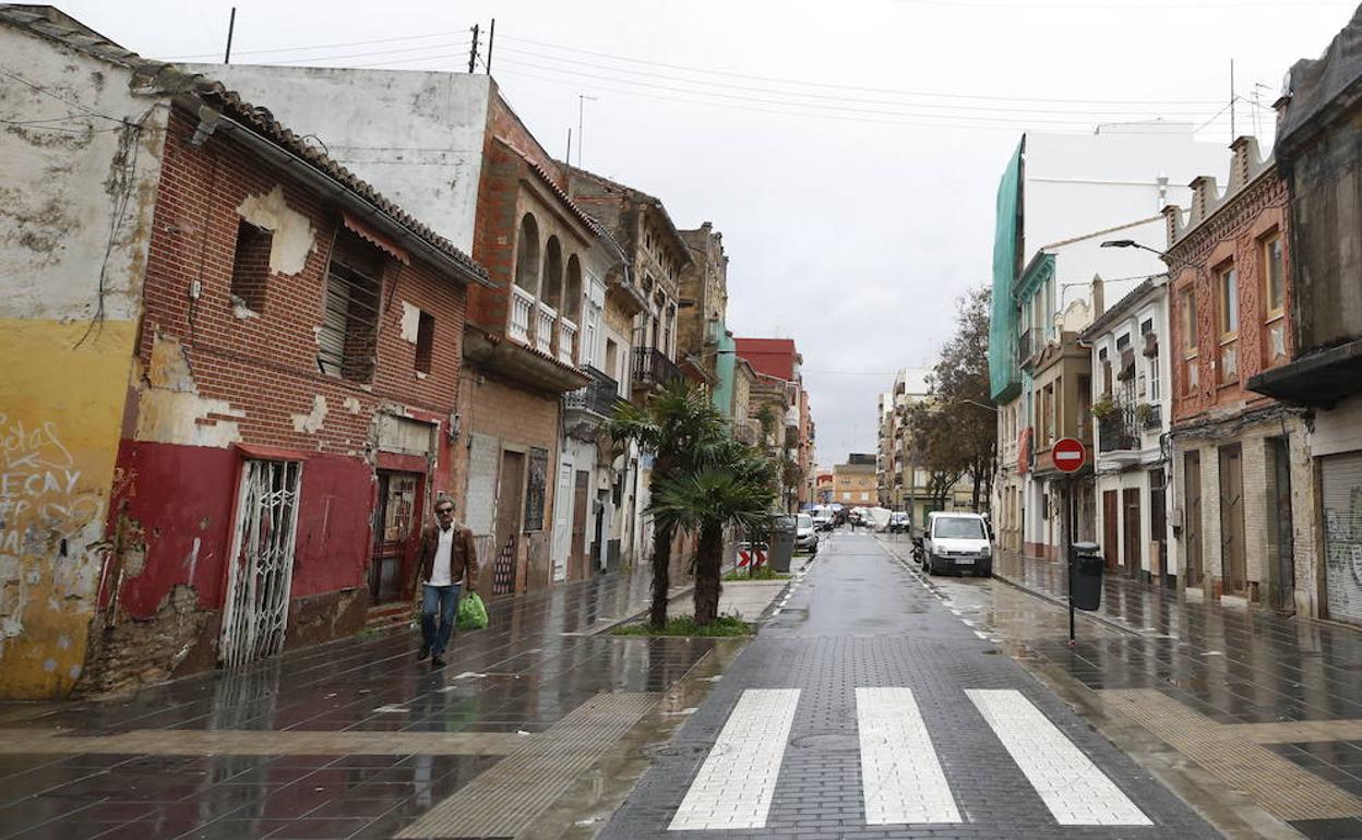 La calle San Pedro, en el barrio del Cabanyal. 