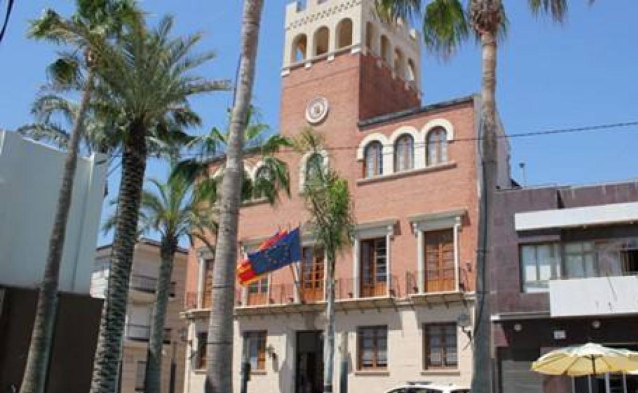 El ayuntamiento de la localidad. 