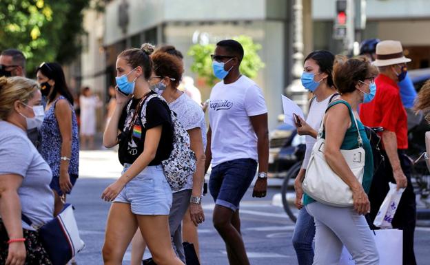 Los pacientes alertan del «funcionamiento anormal» de los centros de salud y piden que la mascarilla sea obligatoria