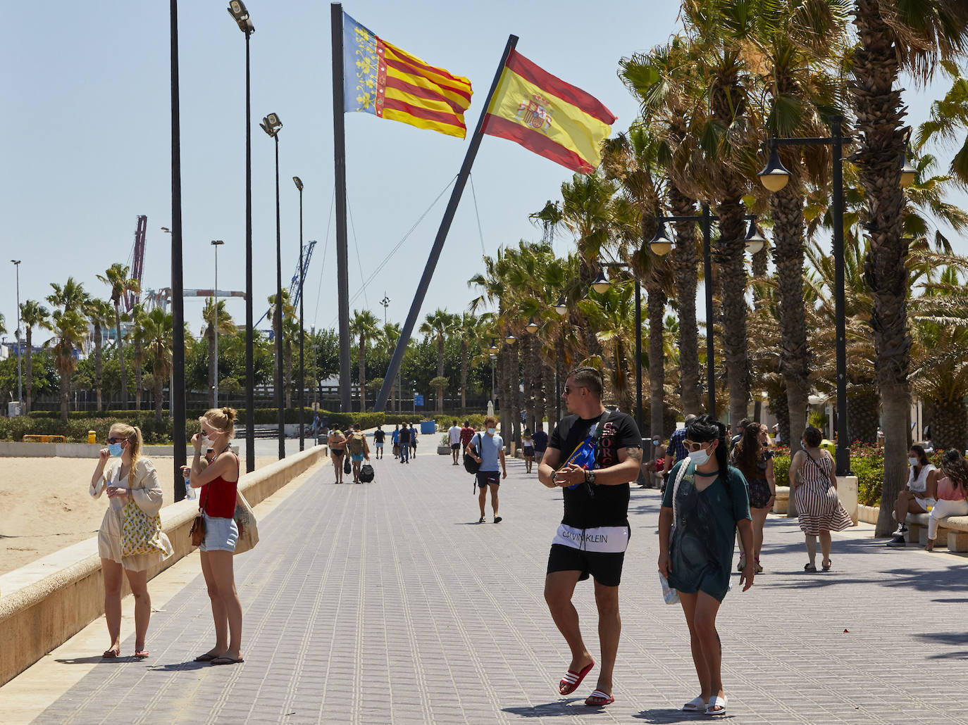 Normalidad en la ciudad de Valencia tras la imposición de la nueva norma. 