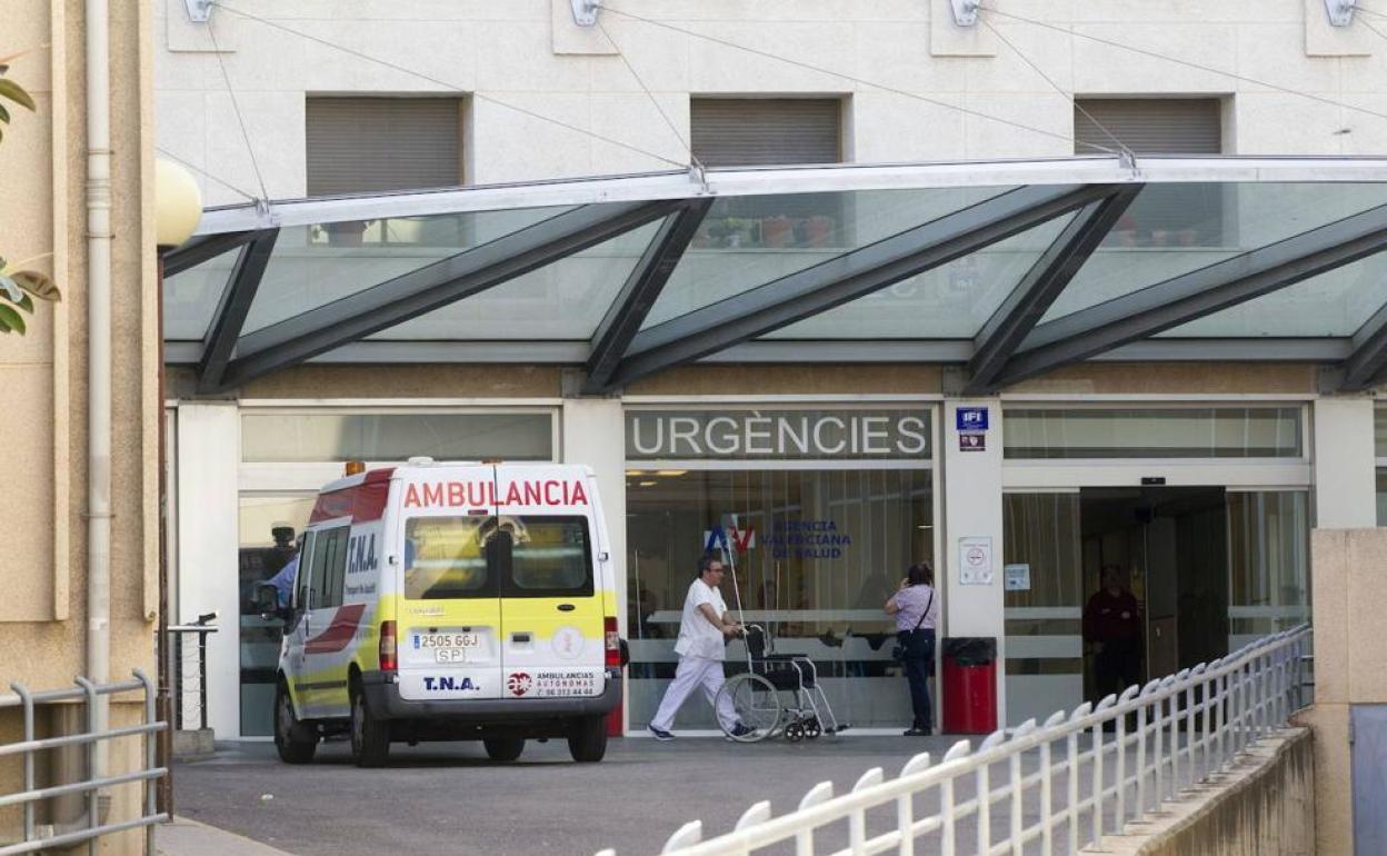 Entrada de Urgencias del Hospital Peset.