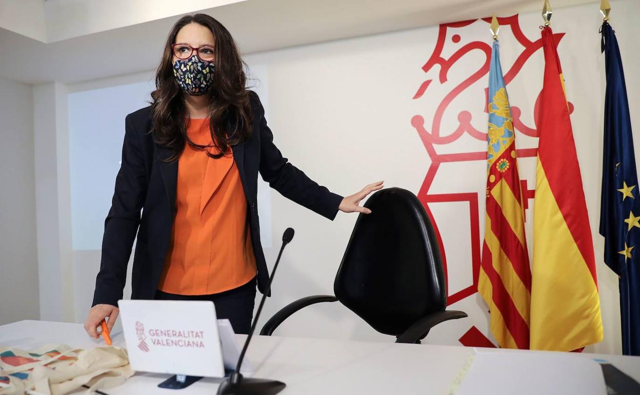 Mónica Oltra, antes de ofrecer una rueda de prensa. 