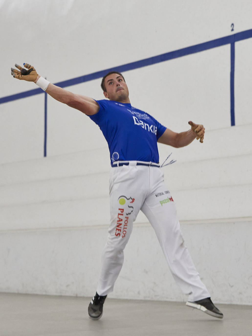 Puchol II, Tomàs II y Guillermo, campeones ante Pere Roc II, Javi y Carlos (60-45) en el Trinquet de Pelayo de Valencia.