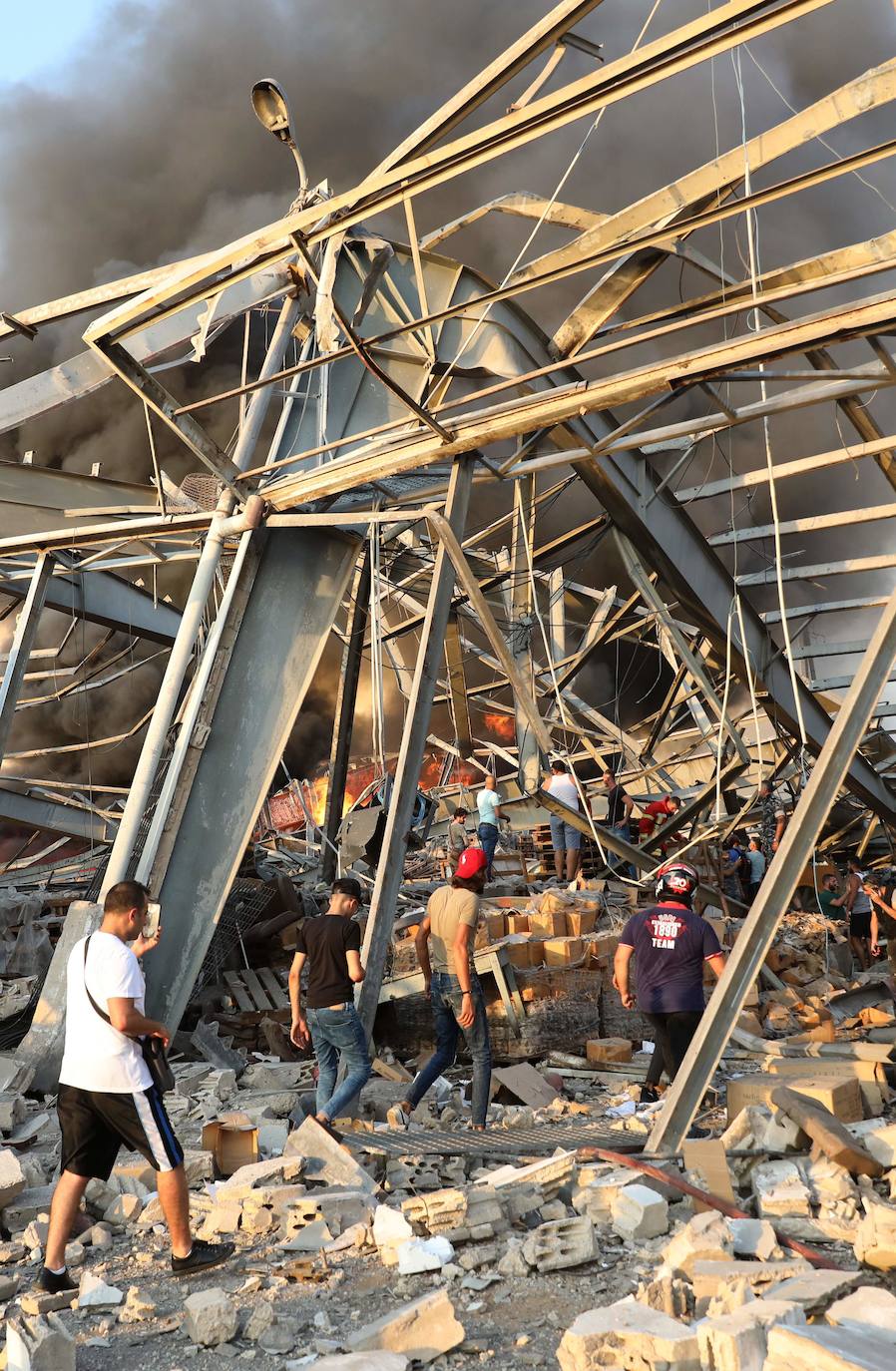 Fotos: Fuerte explosión en el puerto de Beirut