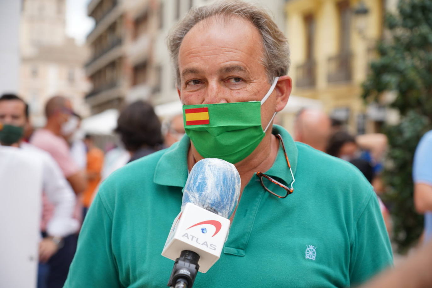 La Asociación de Ganaderos de Bous al Carrer de la Comunitat, junto a Ava-Asaja y La Unió de Llauradors, se concentra para reclamar a la Generalitat medidas de auxilio que eviten el sacrificio de más animales debido a la cancelación de festejos taurinos por el coronavirus.