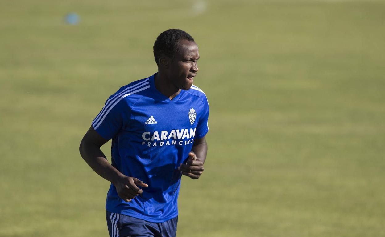 Raphael Dwamena, durante un entrenamiento del Zaragoza.