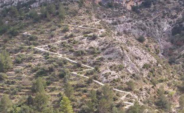 49. Ruta de los 6.000 escalones, Vall de Laguar (Alicante).