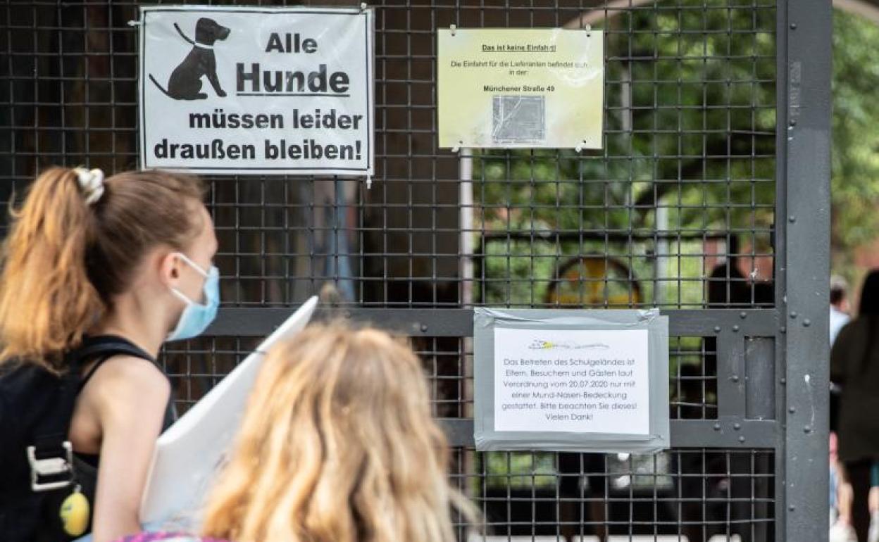 El presidente del colegios de médicos de Alemania desaconseja cerrar colegios