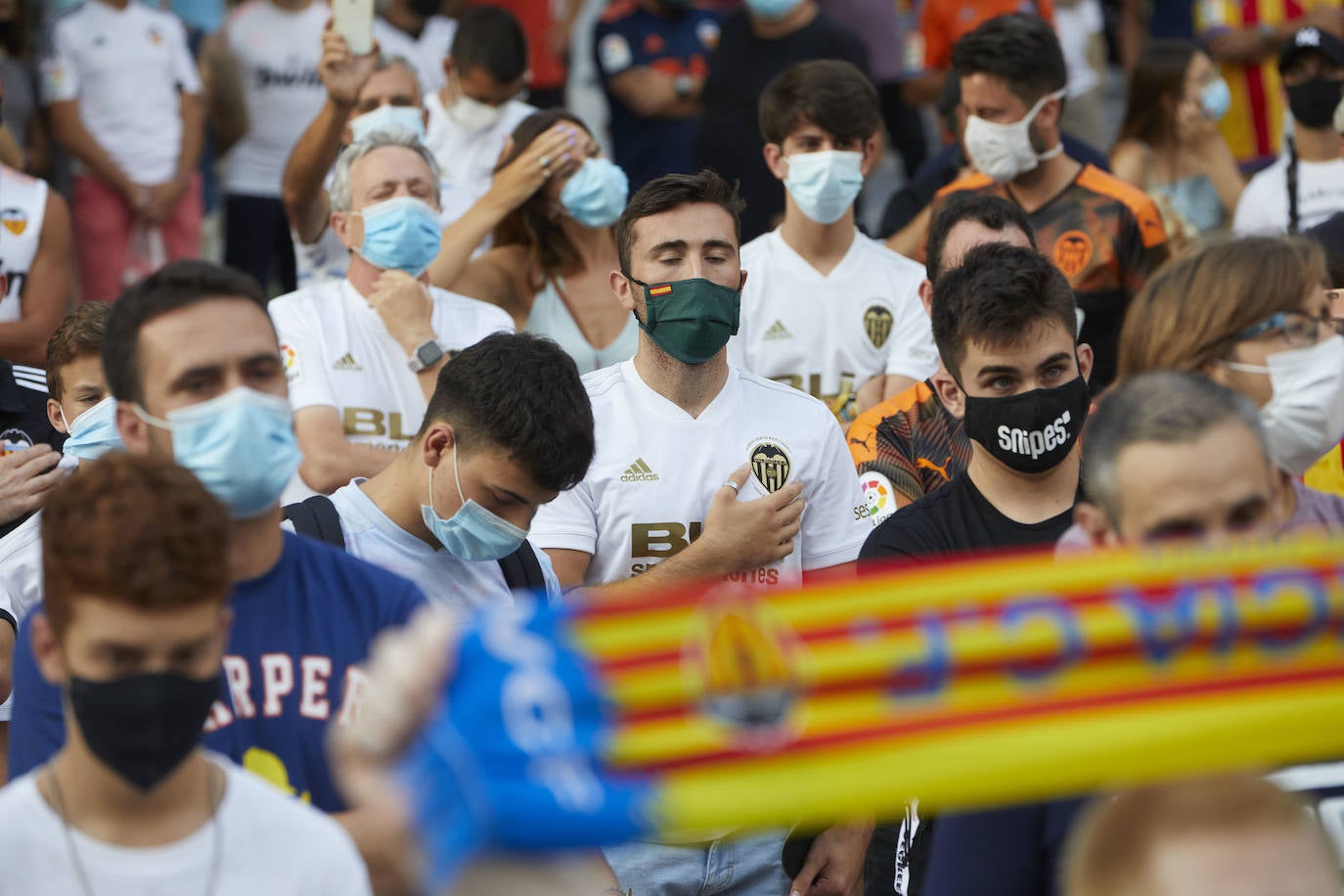 Fotos: Más de un millar de valencianistas se manifiestan contra la gestión de Lim y piden su marcha