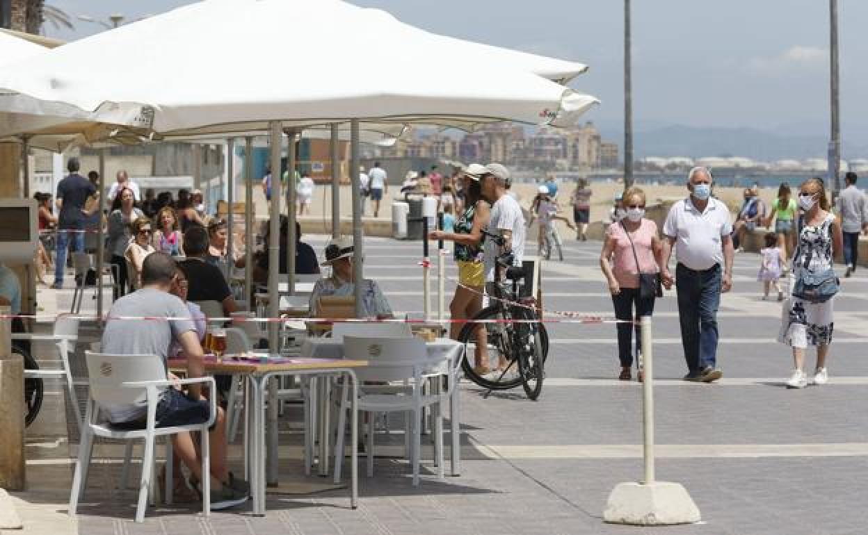 Los hosteleros de Valencia piden un plan de rescate tras las restricciones por los brotes