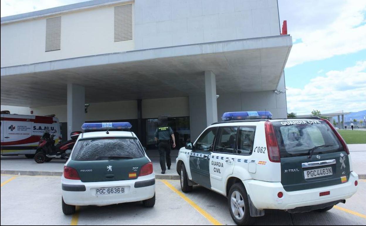 Encuentran herido de gravedad por arma blanca a un hombre en plena calle en Albatera