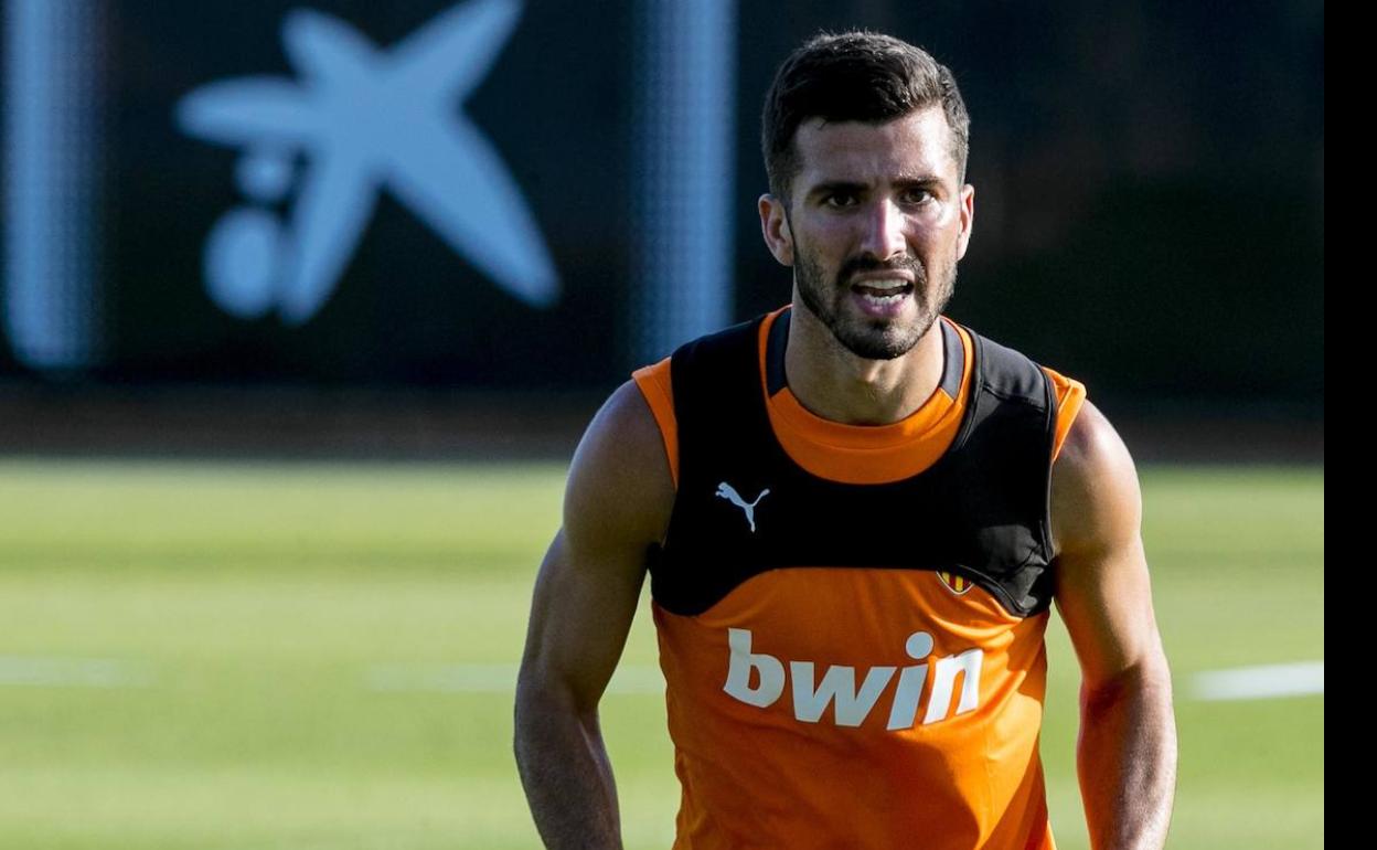 José Luis Gayà, durante un entrenamiento en Paterna. 