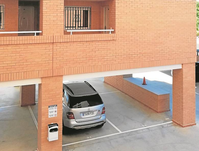 Ventanas del apartamento donde murió acuchillado el niño. 