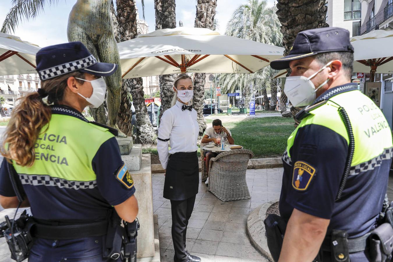 Fotos: Nueva campaña informativa en Valencia por las últimas medidas para prevenir el Covid-19