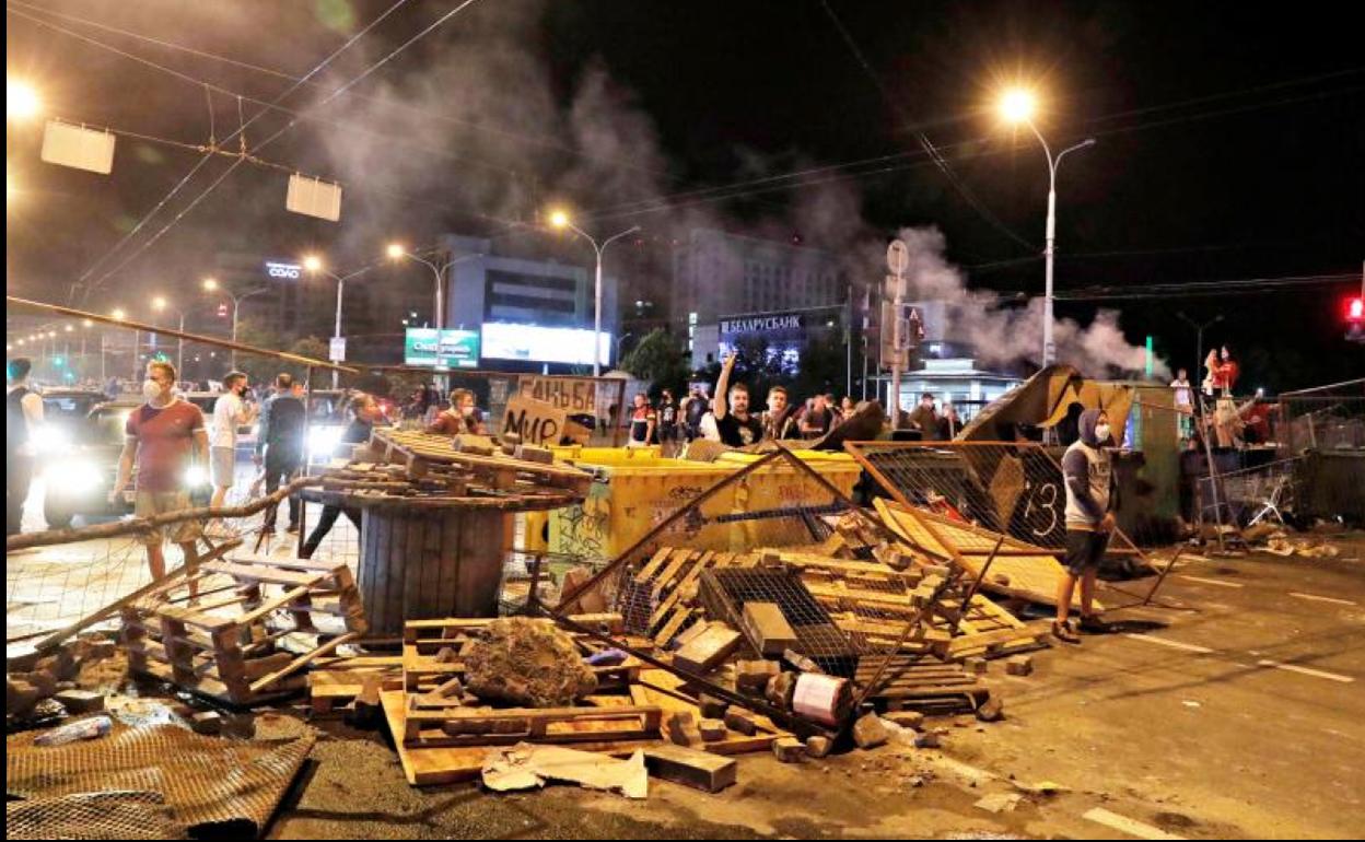 Protestas en Minsk por los resultados electorales en Bielorrusia.