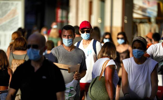 Una de cada 11 personas da positivo tras la prueba en otro día de récord de contagios