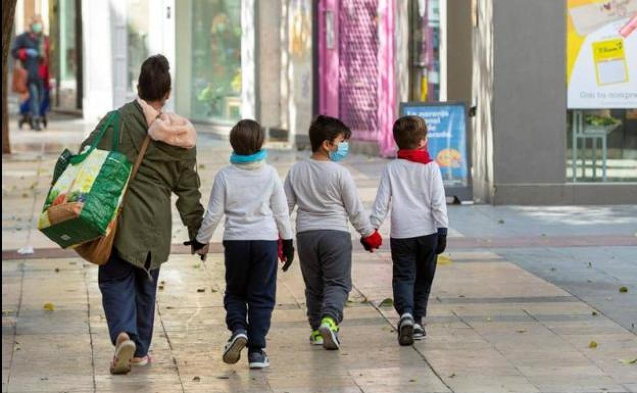 El contagio entre niños es seis veces menor que entre la población general