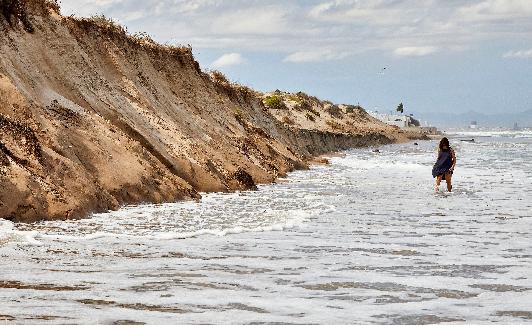 El temporal azotó a las playas del sur de Valencia. 