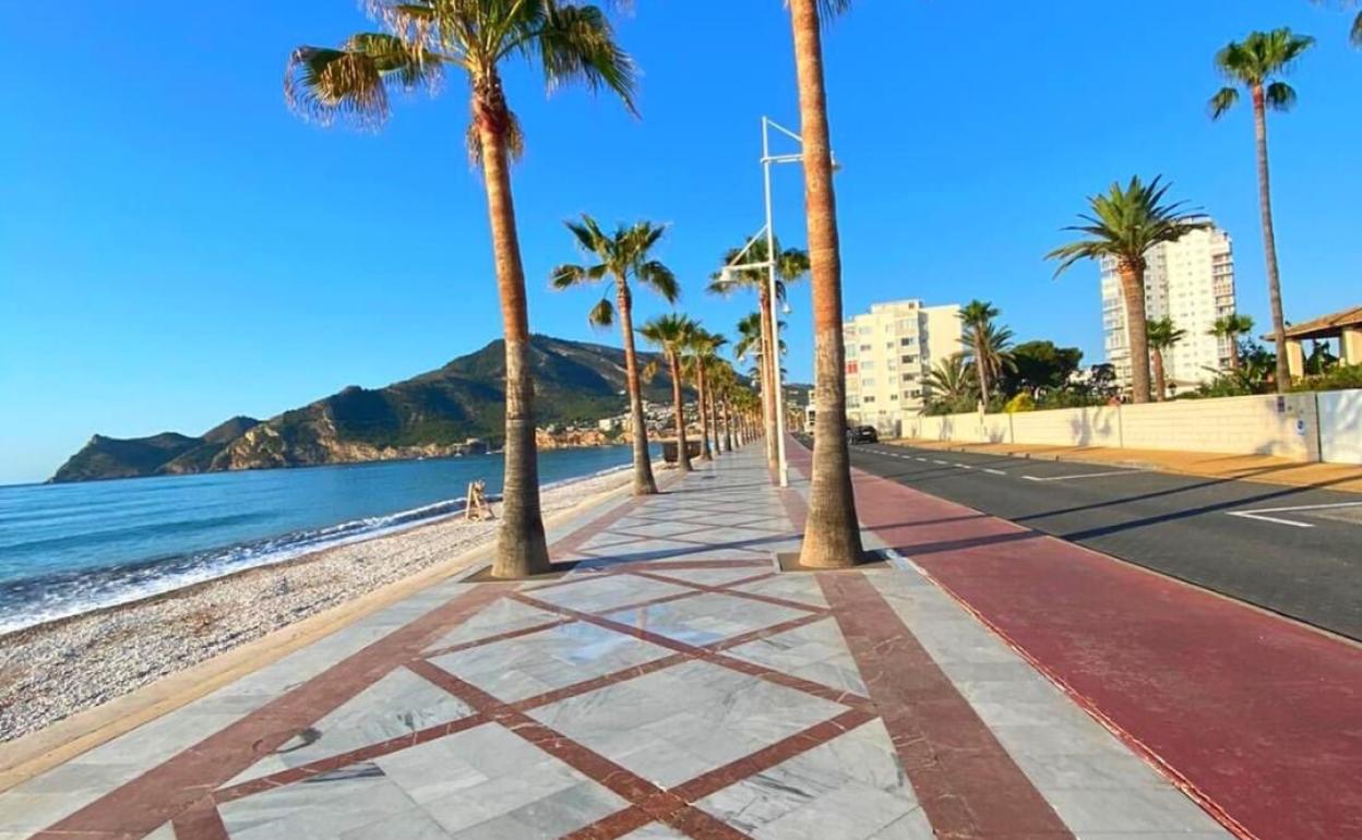 Imagen del paseo de la playa de l'Albir. 