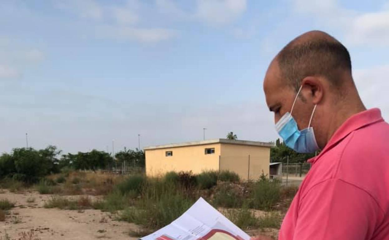 El alcalde de Massamagrell en la zona de obras. 