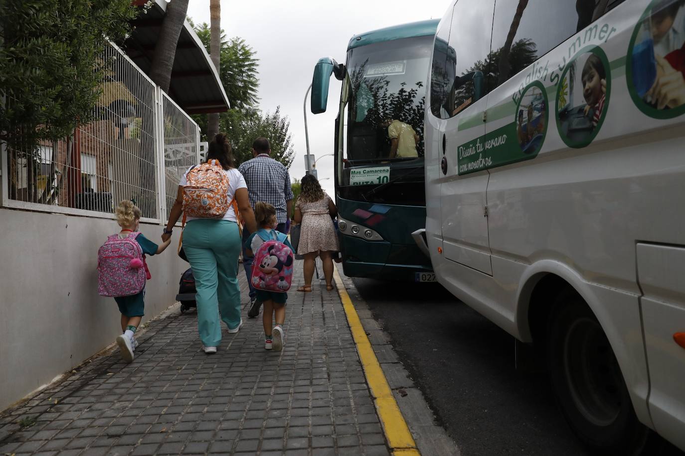 El curso más incierto arranca con cambios horarios y medidas de protección