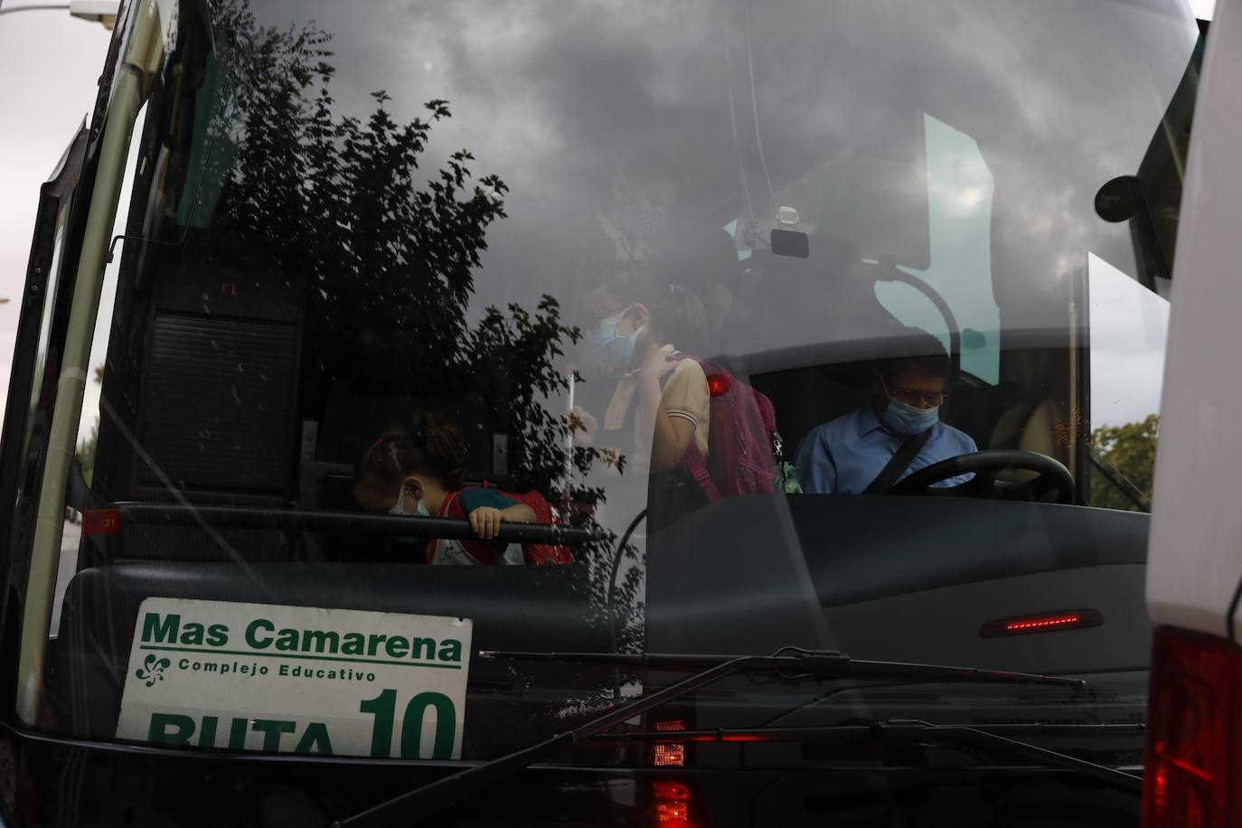 El curso más incierto arranca con cambios horarios y medidas de protección