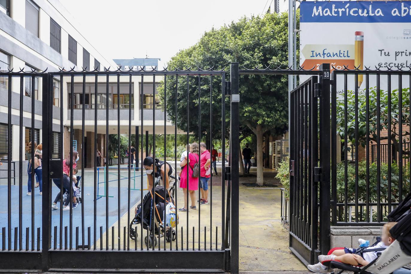 El curso más incierto arranca con cambios horarios y medidas de protección