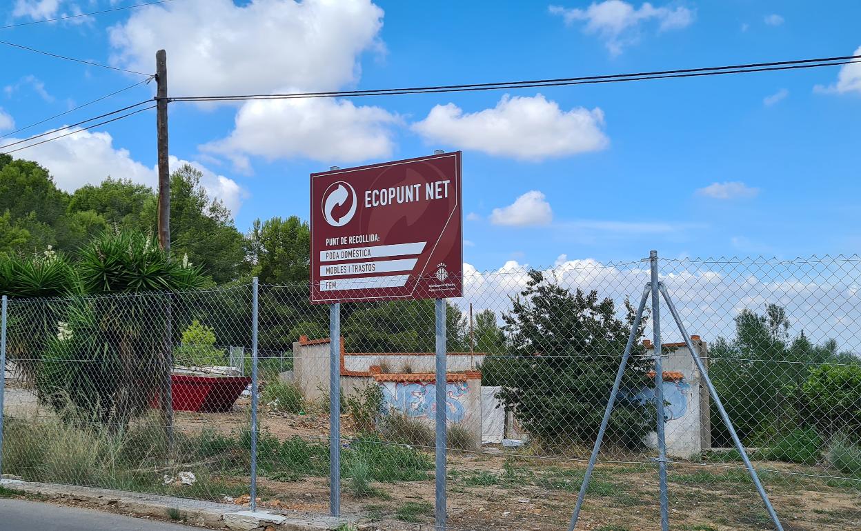 Uno de los ecopuntos de Alzira. 