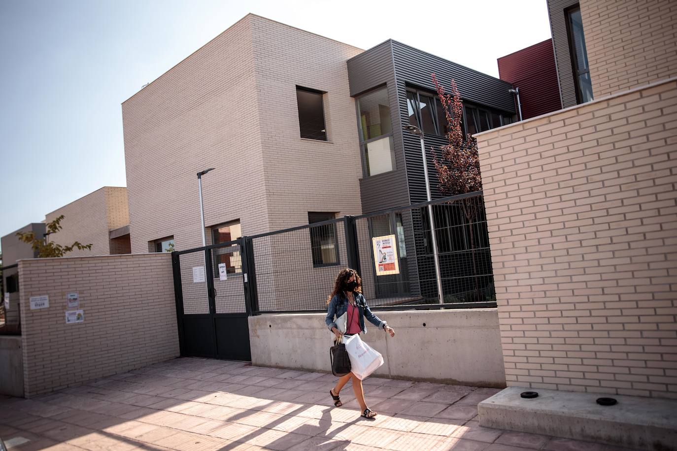 Se trata de un aula de Infantil del CEIP Els Germanells de Rafelbunyol en la que estudia un familiar de la niña que ya dio positivo este martes y que también está contagiado