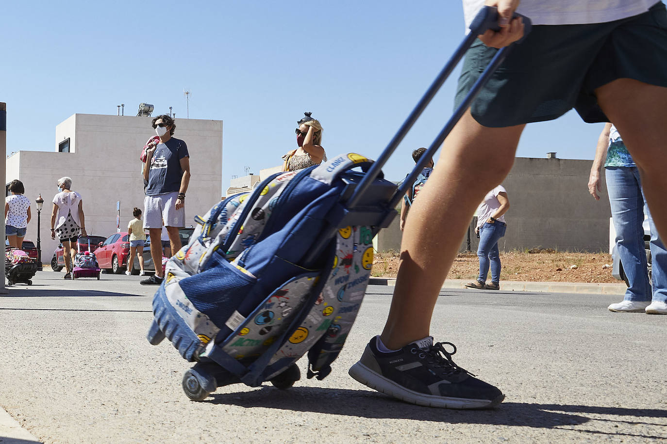 Se trata de un aula de Infantil del CEIP Els Germanells de Rafelbunyol en la que estudia un familiar de la niña que ya dio positivo este martes y que también está contagiado