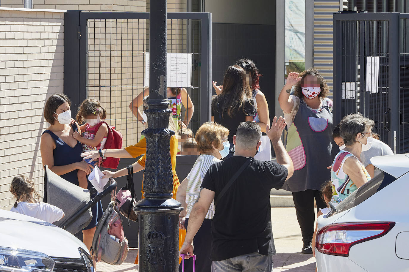 Se trata de un aula de Infantil del CEIP Els Germanells de Rafelbunyol en la que estudia un familiar de la niña que ya dio positivo este martes y que también está contagiado