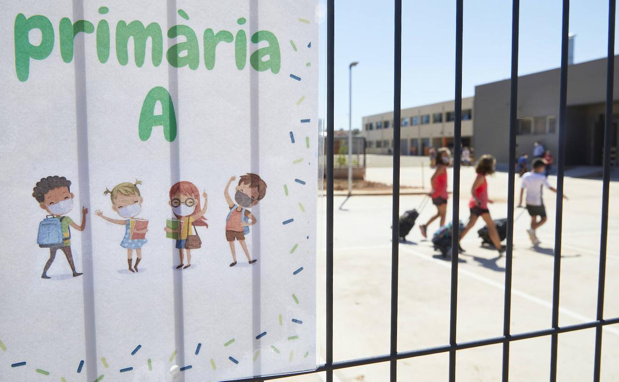 Colegio Els Germanells de Rafelbunyol, el primero en confinar a una clase en la Comunitat. 