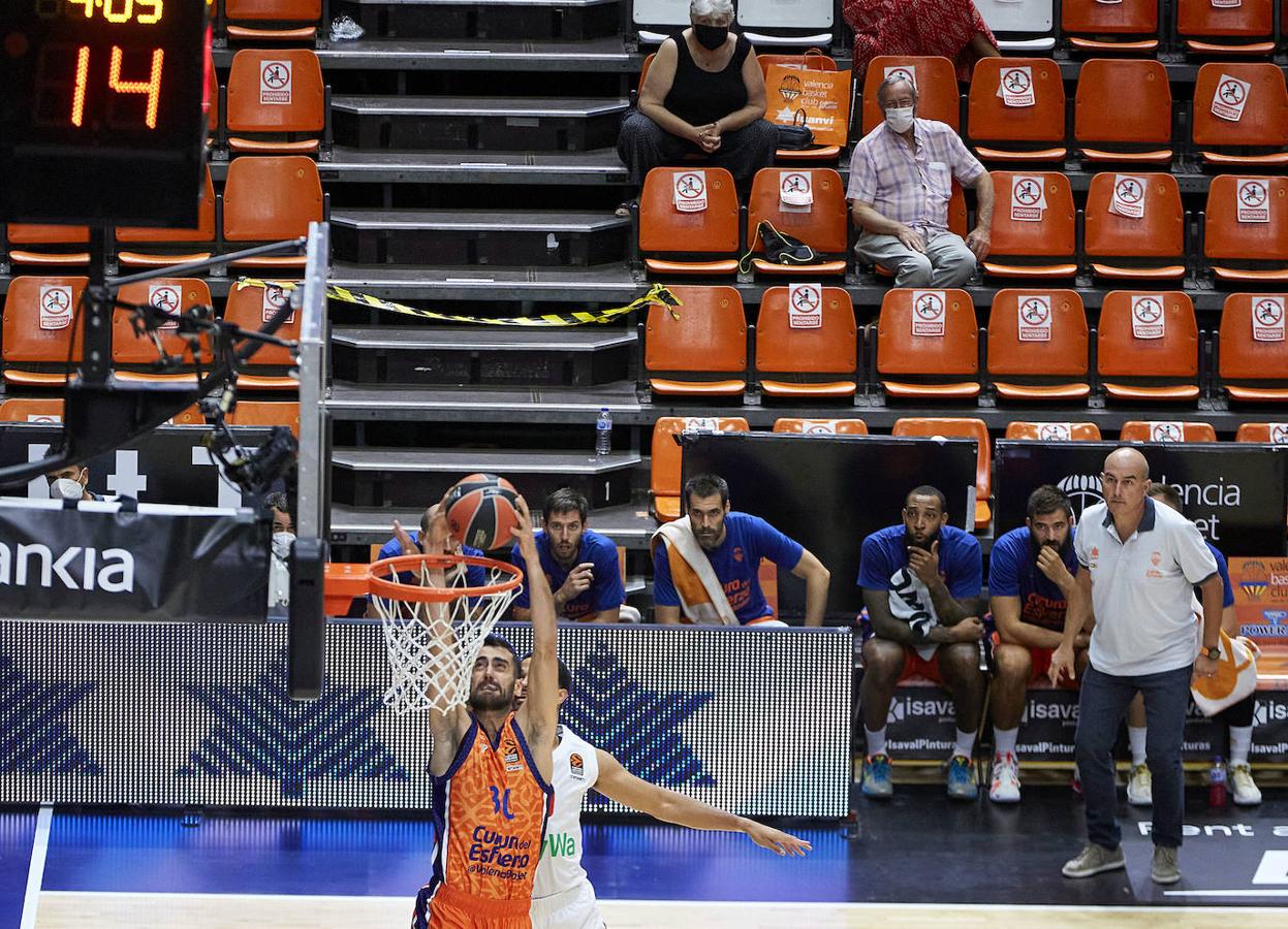 Fotos: La Fonteta vuelve a acoger público medio año después