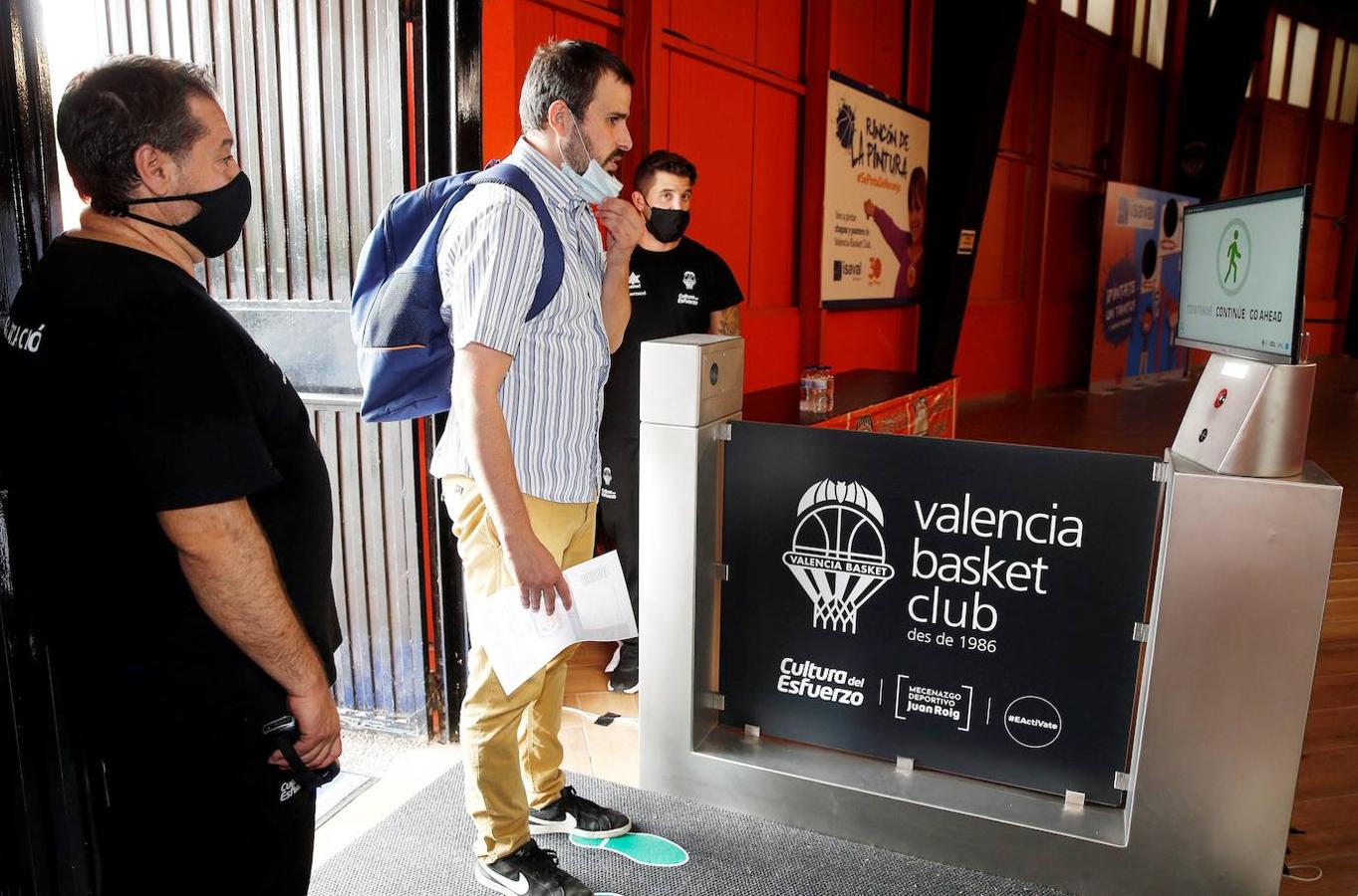 Fotos: La Fonteta vuelve a acoger público medio año después