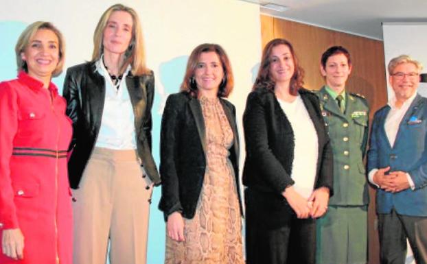 Participantes en el foro En Femenino de Ibercaja.