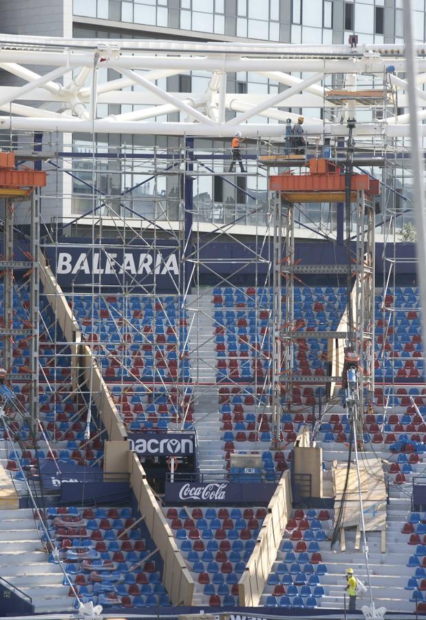 El Levante planea jugar de nuevo en Orriols en la séptima jornada, cuando finalice la primera fase de la reforma. «Va a todo tren», ha asegurado Quico Catalán en una visita de los políticos al estadio azulgrana. 