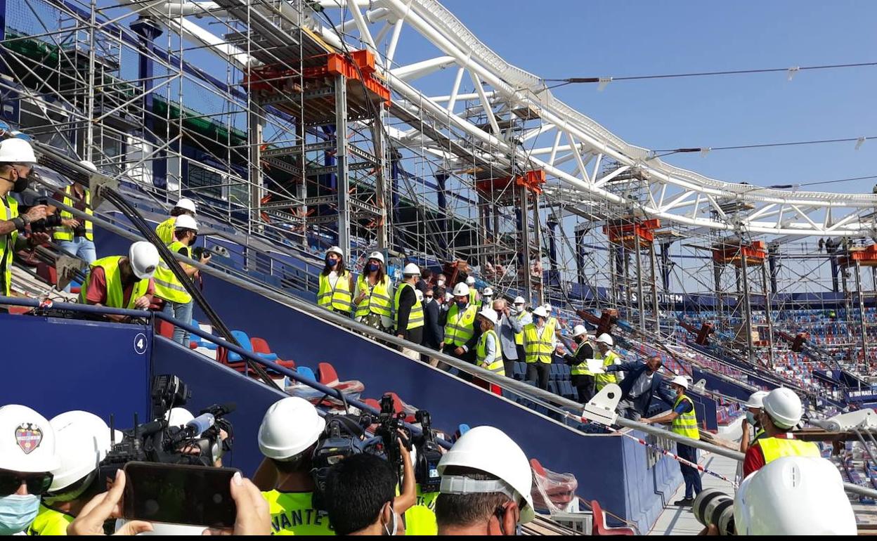 Los políticos han visitado hoy las obras del Ciutat de València