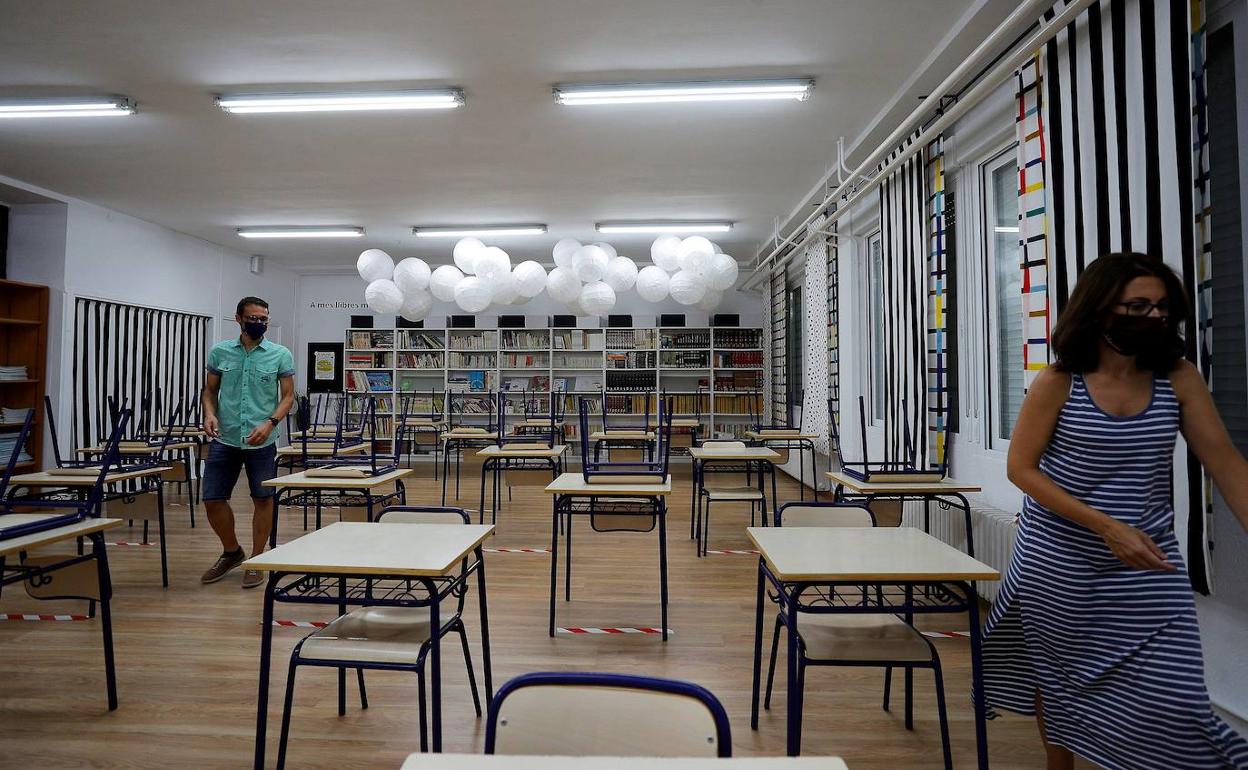 Confinadas dos clases en Alcoy tras confirmarse casos positivos de covid