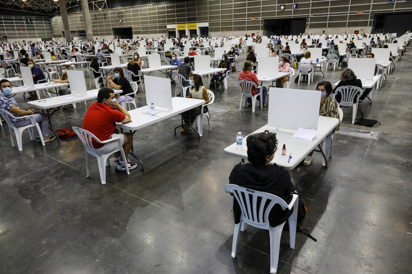 Casi 2.000 personas se dan cita en Feria Valencia para unas oposiciones marcadas por el coronavirus