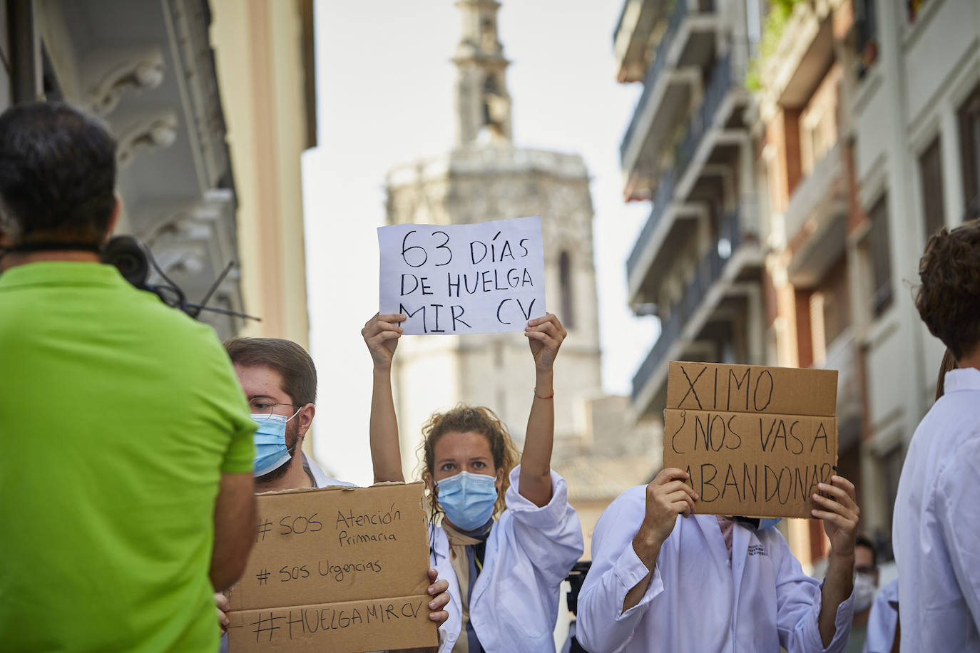 Los profesionales de la concesionaria reclaman información sobre la reversión mientras que los residentes urgen mejoras laborales para desconvocar la huelga